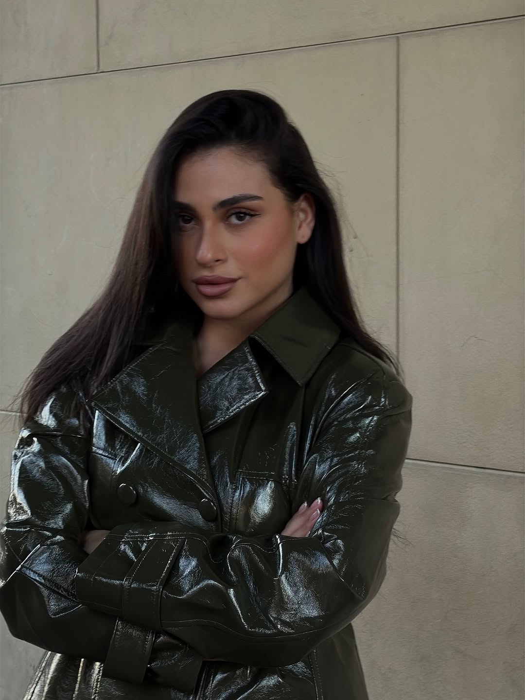 Women'S Fashion Leather Jacket - กระโปรงหนังสีน้ำตาลเข้ม เสื้อแจ็คเก็ตหนังกระดุมสองแถว + กระโปรงสั้น ชุดเข้าชุดสไตล์เรโทรแนวสตรีท เสื้อผ้าผู้หญิงเข้าชุด
