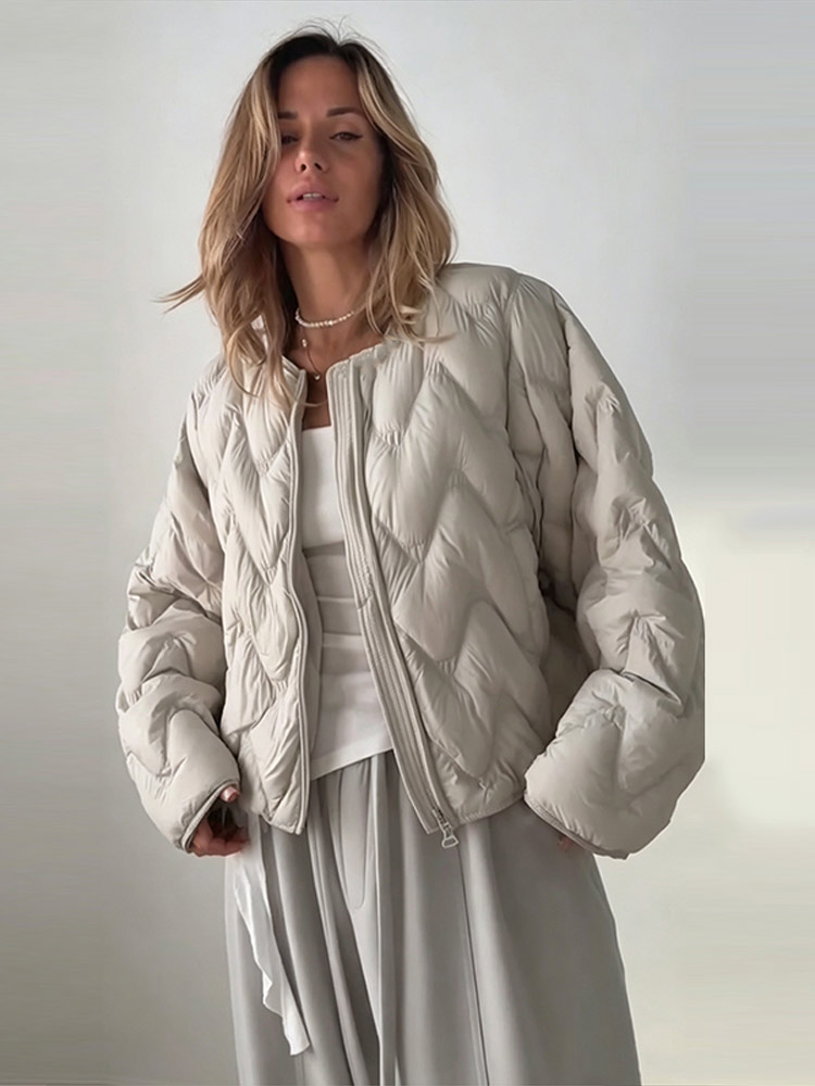 Women'S Fashion Quilted Jacket - เสื้อแจ็คเก็ตผู้หญิงทรงหลวม คอวี ซิปหน้า แขนยาว ไหล่ตก ลายคลื่น