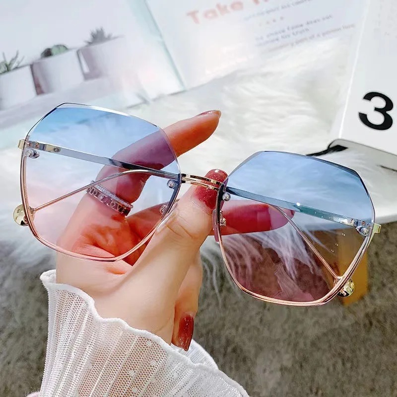 แว่นกันแดดโลหะทรงหลายเหลี่ยมดี - Women Fashion Glasses บทวิจารณ์และราคา