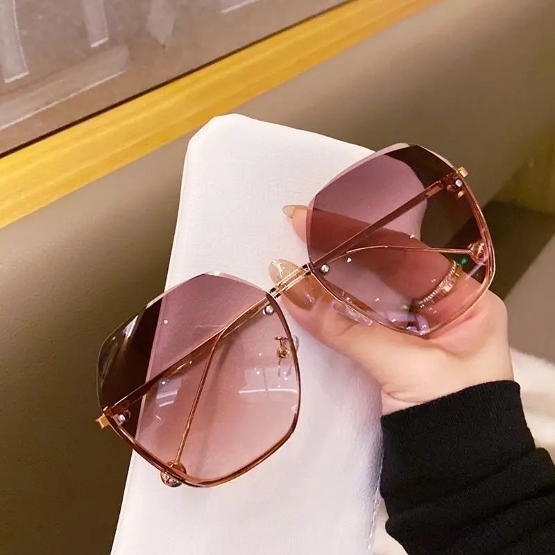 แว่นกันแดดโลหะทรงหลายเหลี่ยมดี - Women Fashion Glasses บทวิจารณ์และราคา