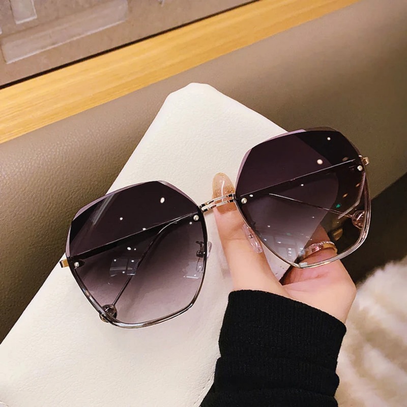 แว่นกันแดดโลหะทรงหลายเหลี่ยมดี - Women Fashion Glasses บทวิจารณ์และราคา