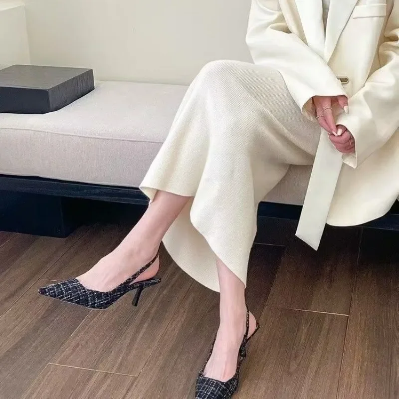แบรนด์แฟชั่นออกแบบรองเท้าส้นตึ - Women Fashion Brand บทวิจารณ์และราคา