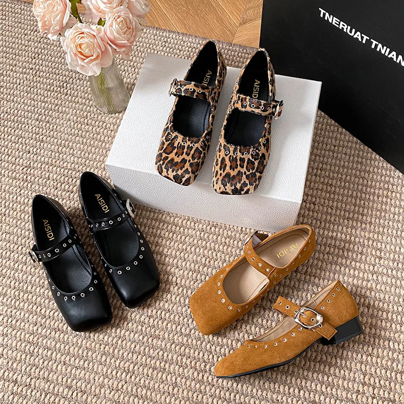 รองเท้าส้นเตี้ยแบบแมรี่เจนสไตล - Women Fashion Brand บทวิจารณ์และราคา